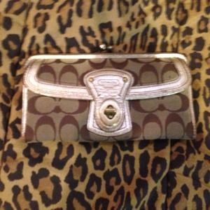 ⛔⛔ SOLD ⛔⛔ Coach Wallet