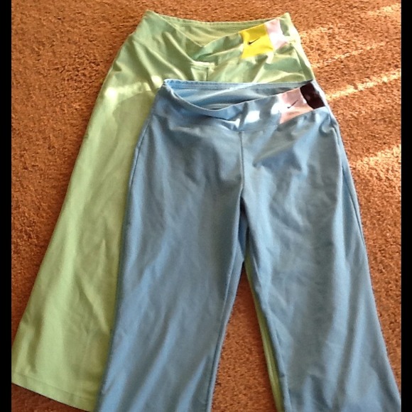 2 Nike dri fit crops blue and green