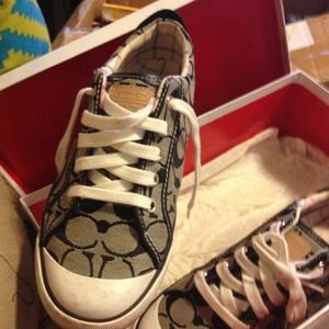 Coach Barrett size 8 100% Authentic Traded