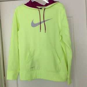 Nike therma fit Hoodie!
