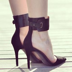Pointy heels