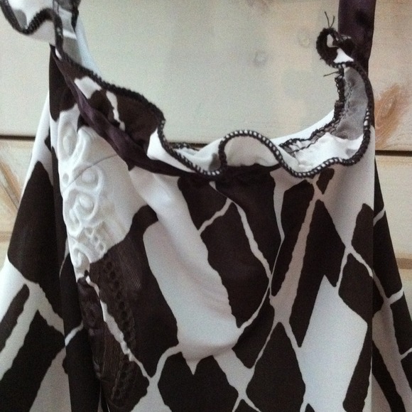 Halter top - Picture 2 of 3