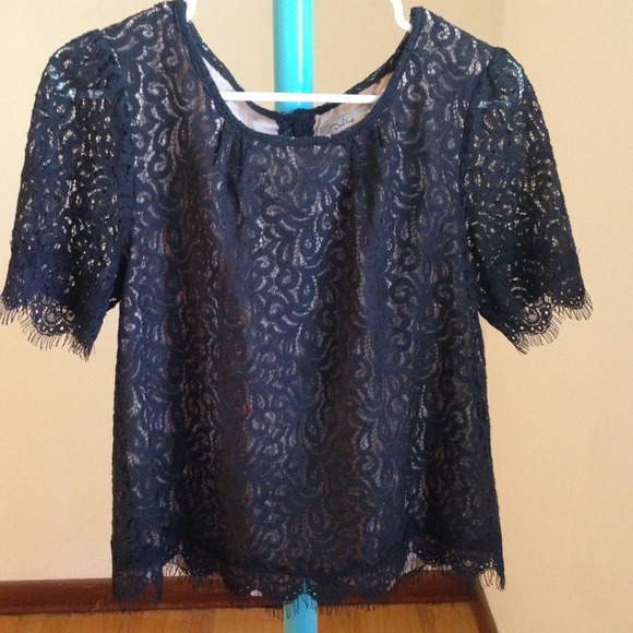 Tops - Beautiful lace top