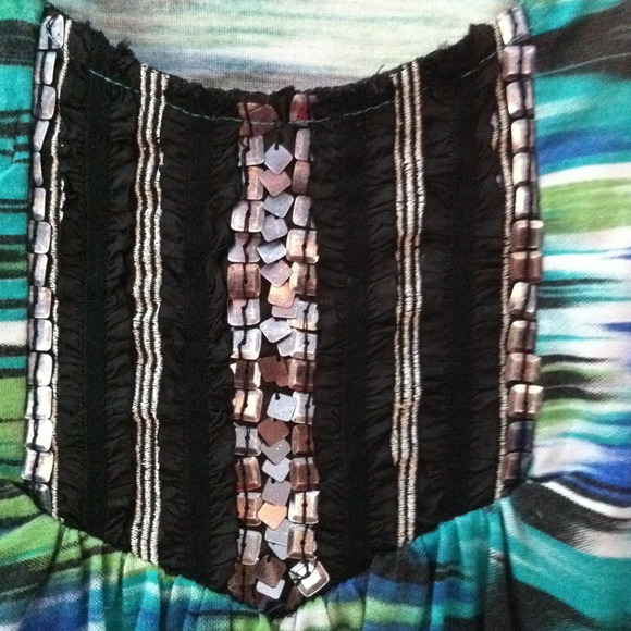Top - Picture 2 of 3