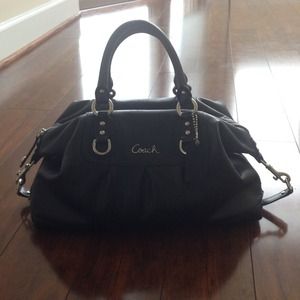 ❌ON HOLD for @keribass10 ❌ Coach Ashley Satchel