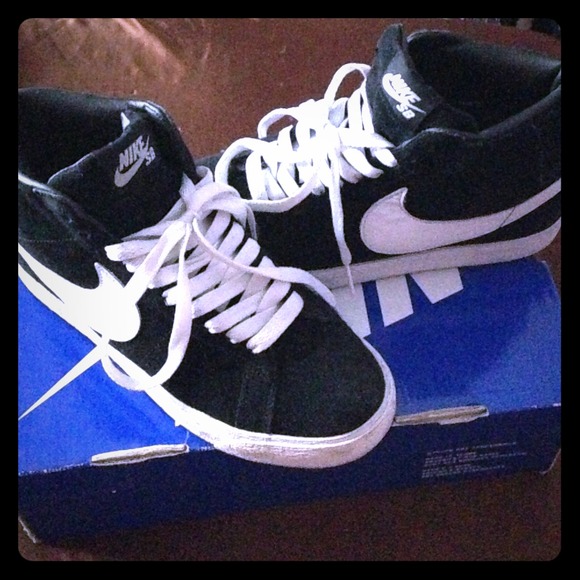 Nike SB Blazers Black/White High Top