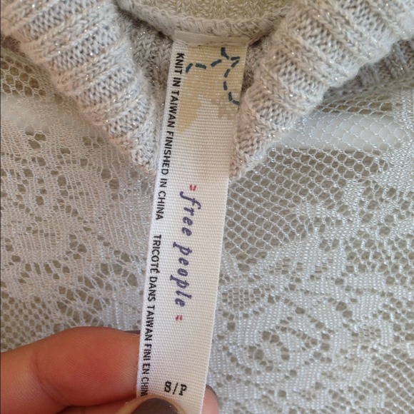 Oversized grey lace free people sweater - Picture 3 of 3