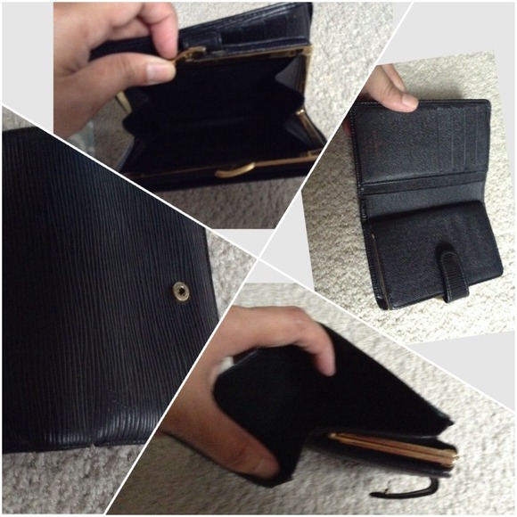 Sold..Authentic LV epi wallet: MI0014 - Picture 4 of 4