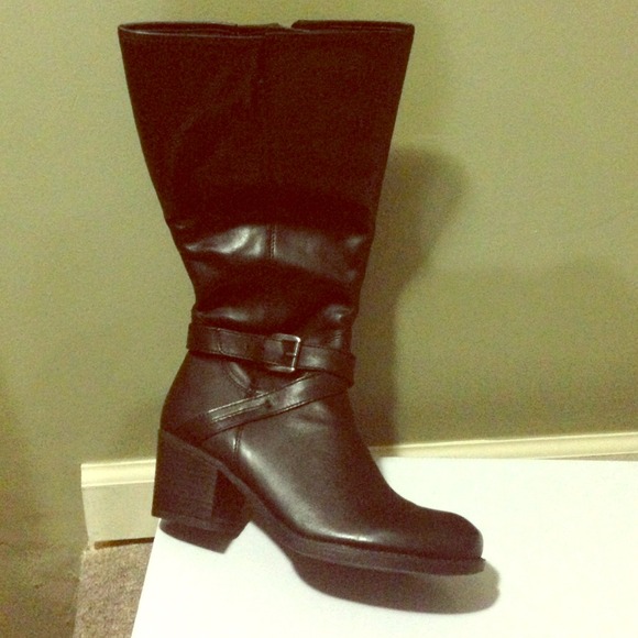 🚫🚫sold🚫🚫✨REDUCED✨Black under the knee boots