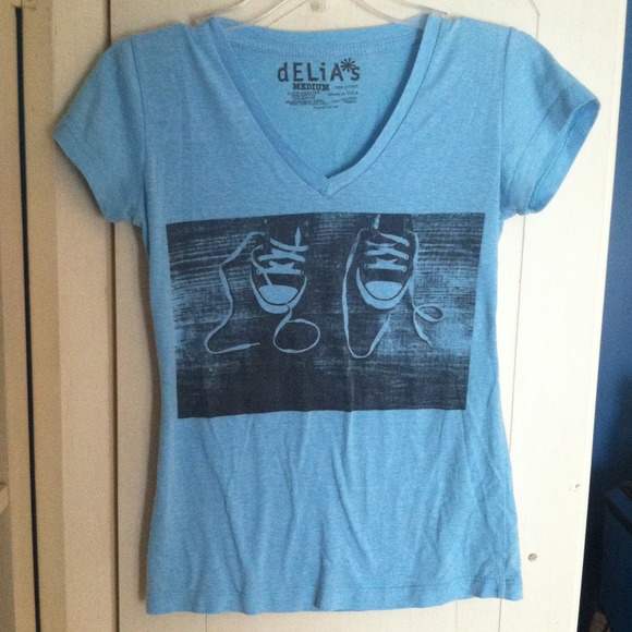 Sneakers t shirt