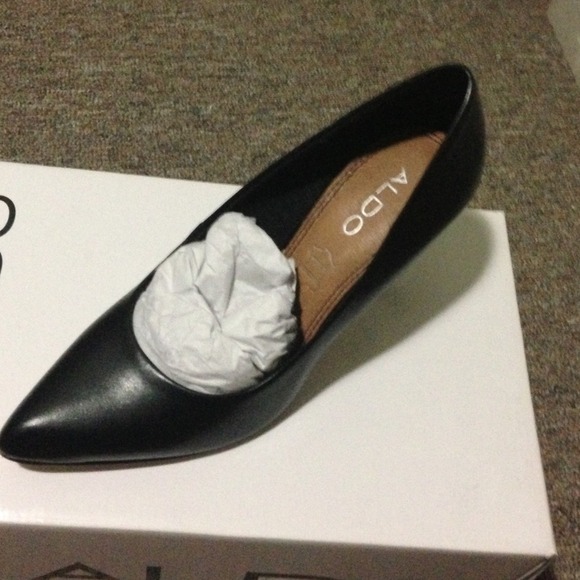 🚫🚫SOLD🚫🚫Black leather pumps - Picture 2 of 4