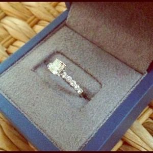Diamond engagement ring