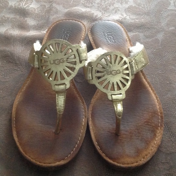 REDUCED!!!Authentic UGG slippers size 6