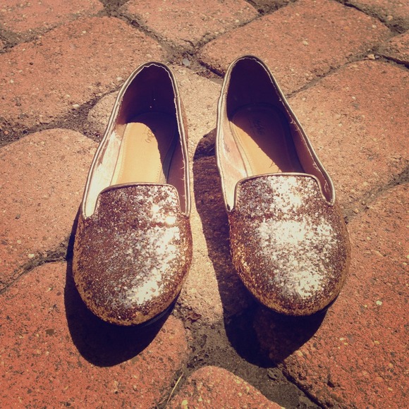 ⚡Reserved for @pkoedding ⚡Gold Sparkle Loafers