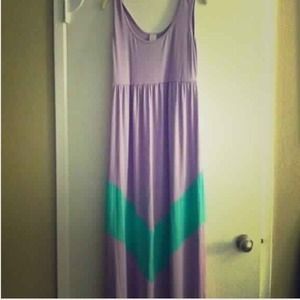 Maxi dress super cute! Purple and real