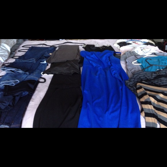 Maternity Clothes Bundle🚫reserved🚫