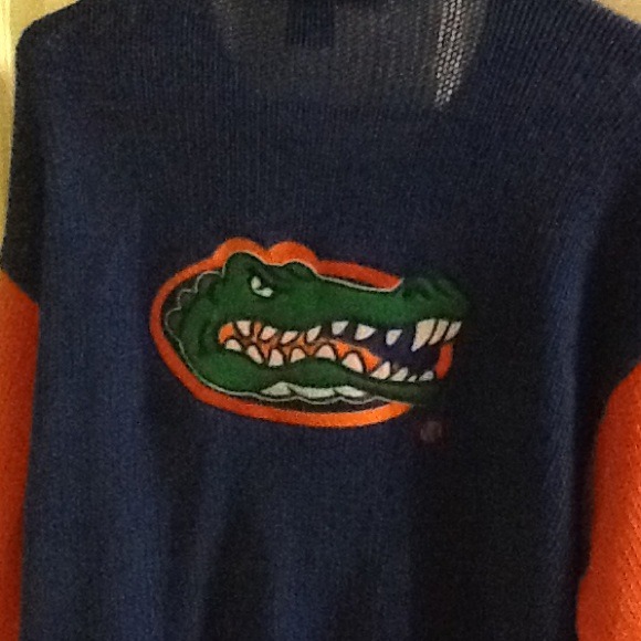 Very nice "Gator"sweater!!