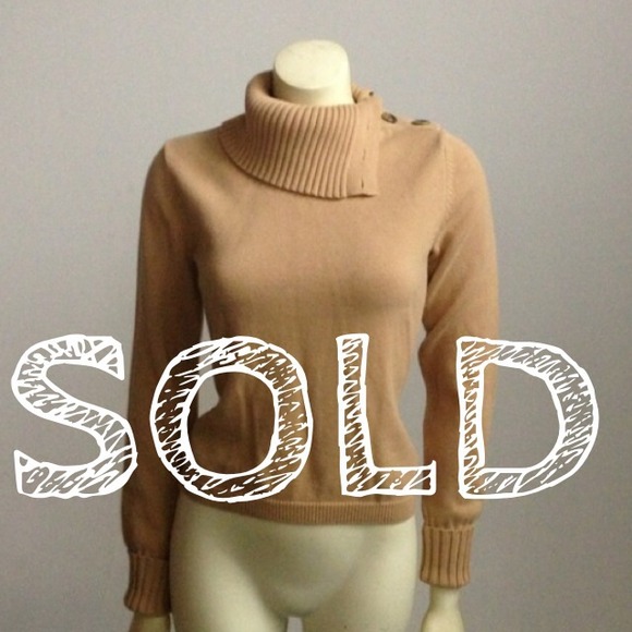 🐱SOLD🐱 🎉HOST PICK🎉 Banana Republic turtleneck