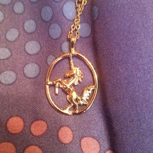 Cute unicorn necklace (gold)