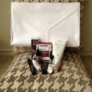 Bundle for @aconsulo