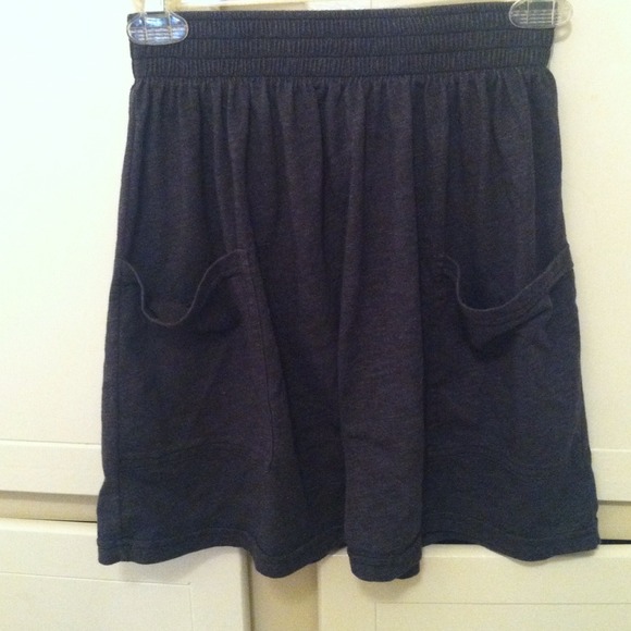 AMERICAN APPAREL HIGH WAISTED SKIRT
