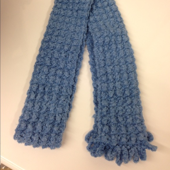 Blue knit scarf