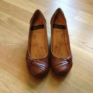 Wedge heels