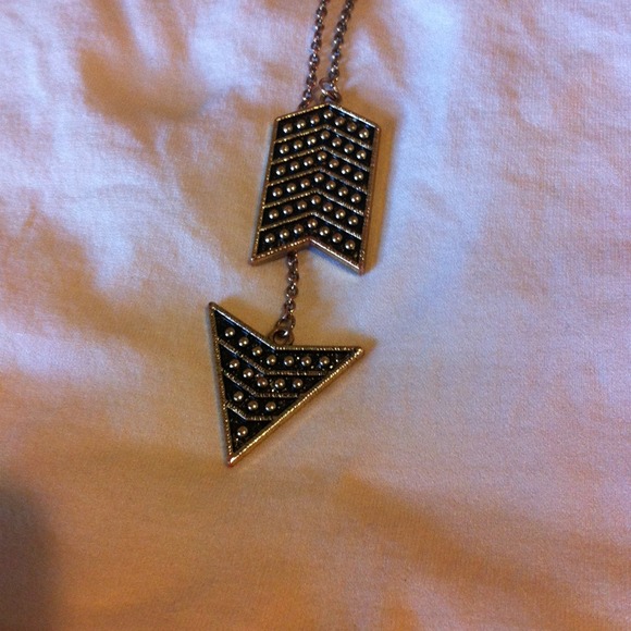 Neckless - Picture 2 of 3