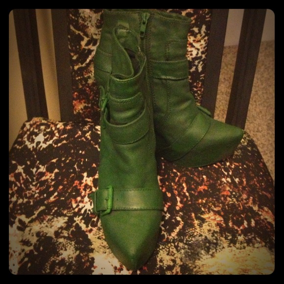 Customized green wedges