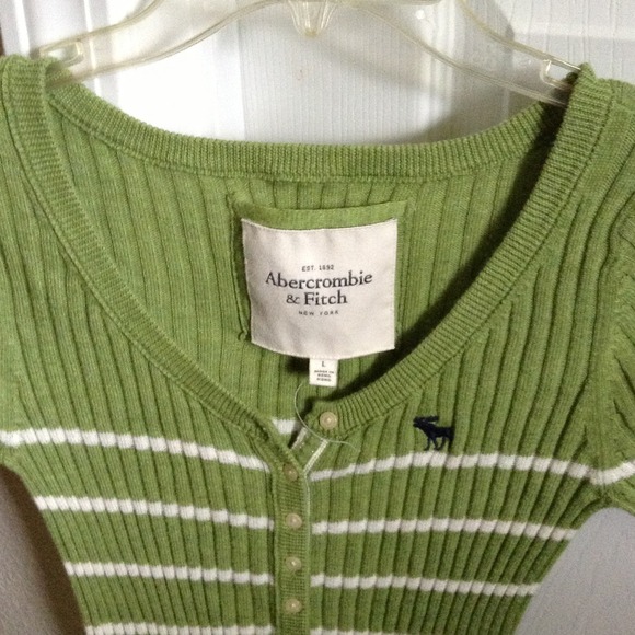 Abercrombie and Fitch sweater - Picture 3 of 3