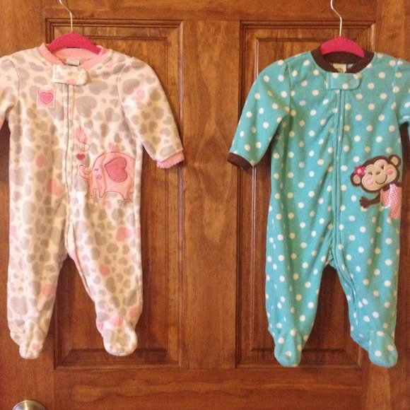 2 Fleece pjs