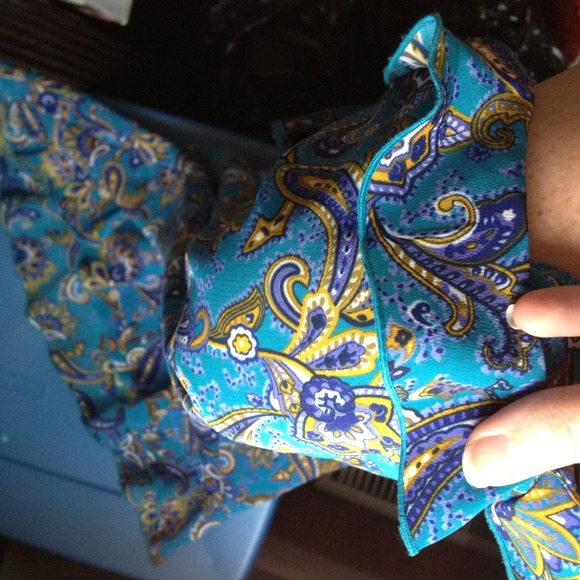 Donated Ruffle dress, paisley print - Picture 2 of 2