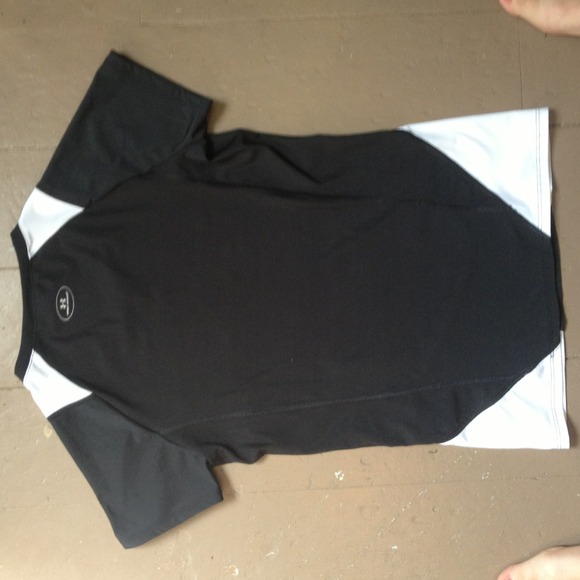 Under armour heat gear spandex t-shirt. - Picture 2 of 2