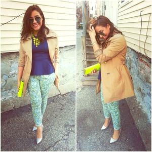 Trendy silver pumps . NWT