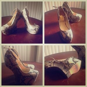 Cool heelless snakeskin pumps