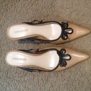 Ladies Tan shoes size 7