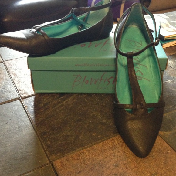 👡Black flats by Blowfish👡