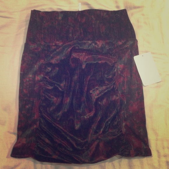 NWT FREE PEOPLE high waisted velvet skirt size XS