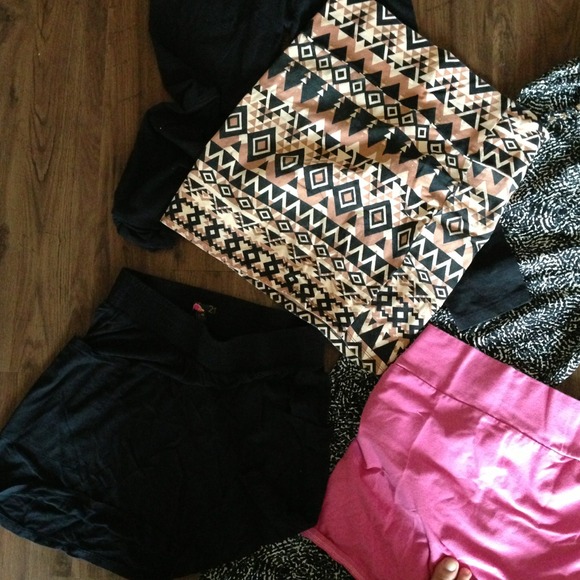 Bundle!!! M/L - Picture 4 of 4