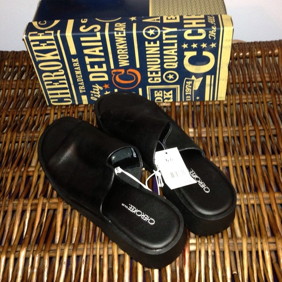 🚫 STORAGE 🚫NIB 6.5 Black "Cherokee" Sandals - Picture 2 of 3