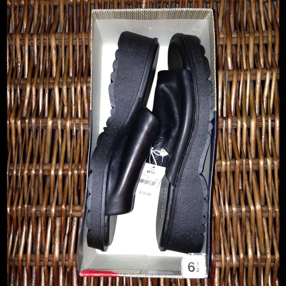 🚫 STORAGE 🚫NIB 6.5 Black "Cherokee" Sandals - Picture 3 of 3