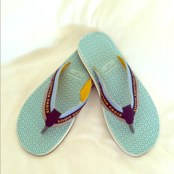 Like New Louis Vuitton flip flops
