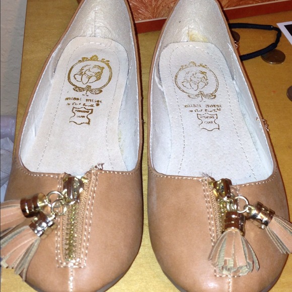 Neutral flats