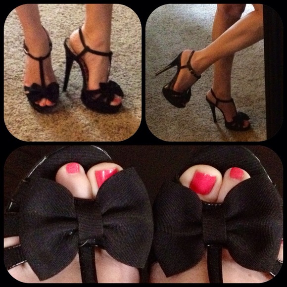 🌸HOST PICK🌸 NEW Sexy black stiletto heels w/bow