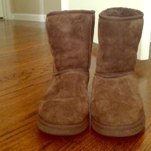 Chocolate uggs ⭐⭐⭐on HOLD