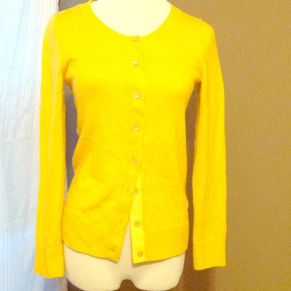 SOLD***GAP Cardigan