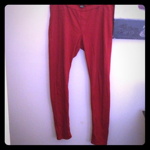 **Sold** Hue Jeggings