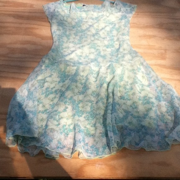 Cute dress!