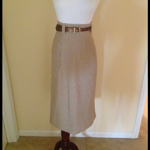 SOLD! Vintage Brown hounds tooth skirt