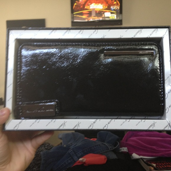 Brand new wallet (Kenneth Cole)